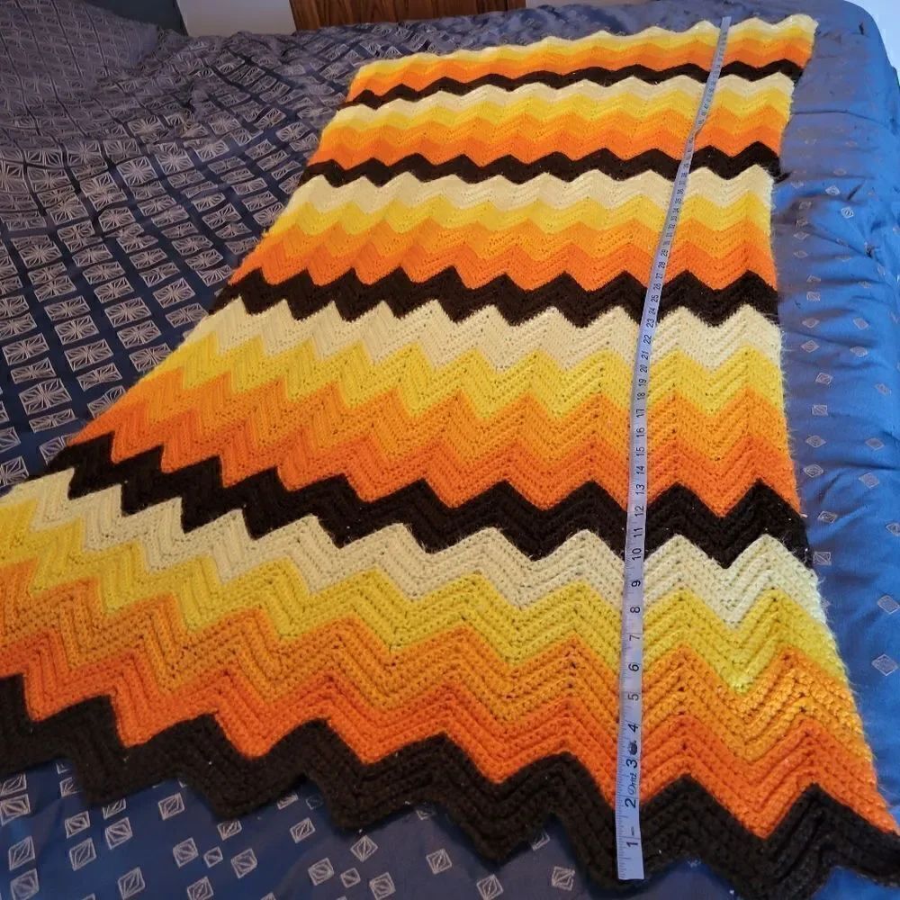 Vintage 70s Afghan Crochet Handmade Orange & Brown Chevron Knit Blanket Throw - Picture 13 of 15